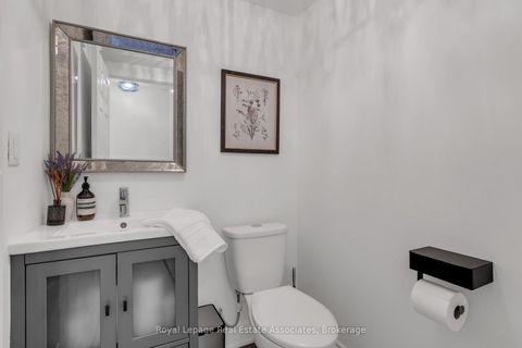 Photo 18 at 8 Prestwick Avenue, Maple, Vaughan