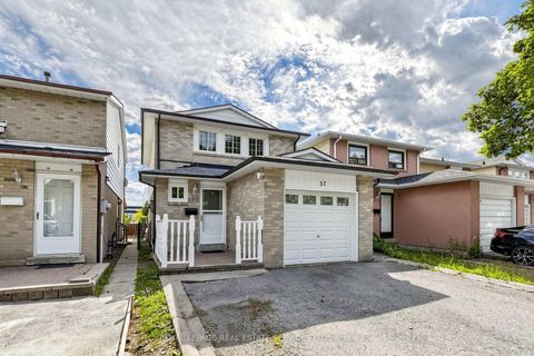 Photo 2 at 37 Woodsview Avenue, Clairville, Toronto