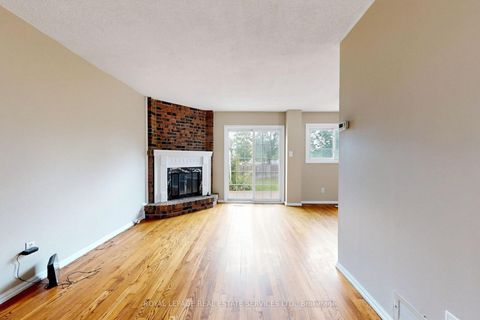 Photo 6 at 37 Woodsview Avenue, Clairville, Toronto