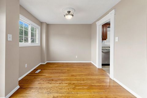 Photo 13 at 37 Woodsview Avenue, Clairville, Toronto