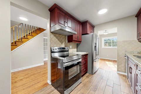 Photo 18 at 37 Woodsview Avenue, Clairville, Toronto
