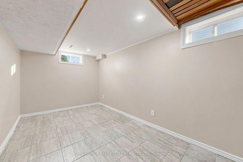 Photo 39 at 37 Woodsview Avenue, Clairville, Toronto