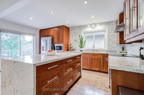 Photo 11 at 20 Wigmore Drive, Victoria Village, Toronto