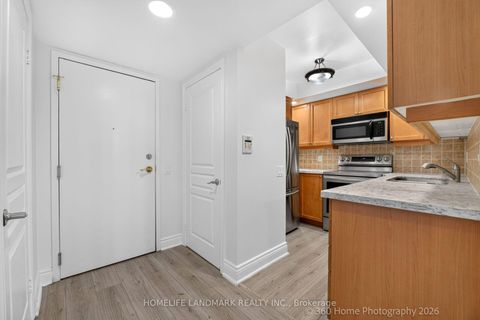 Photo 4 at 829 - 15 NORTHTOWN Way, Willowdale East, Toronto