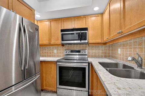 Photo 5 at 829 - 15 NORTHTOWN Way, Willowdale East, Toronto