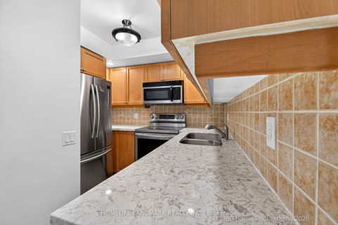 Photo 6 at 829 - 15 NORTHTOWN Way, Willowdale East, Toronto