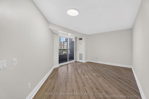 Photo 10 at 829 - 15 NORTHTOWN Way, Willowdale East, Toronto