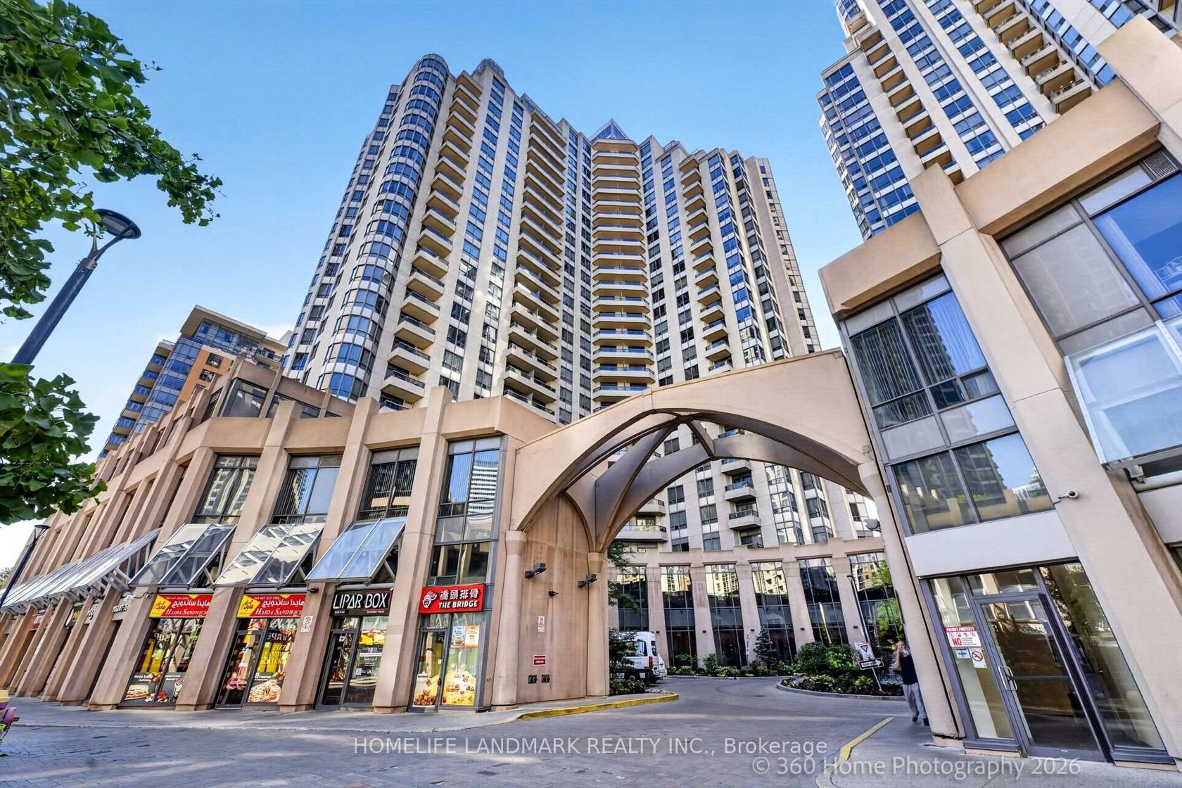 829 - 15 NORTHTOWN Way, Willowdale East, Toronto photo number 2