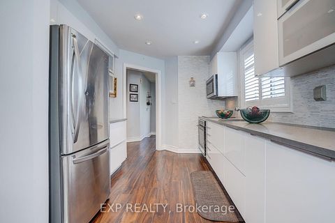 Photo 13 at 626 Walpole Crescent, Wyndham, Newmarket