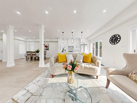 Photo 5 at 7 Monaco Crescent, Rouge Woods, Richmond Hill