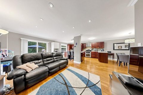 Photo 3 at 242 Badessa Circle, Brownridge, Vaughan