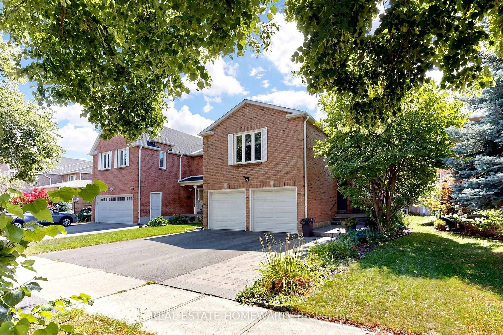 242 Badessa Circle, Brownridge, Vaughan photo 4