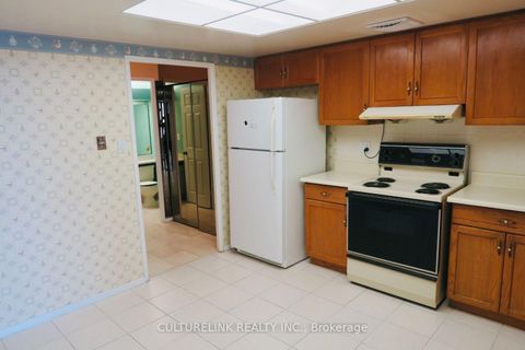 Photo 5 at 1005 - 255 Bamburgh Circle, Steeles, Toronto