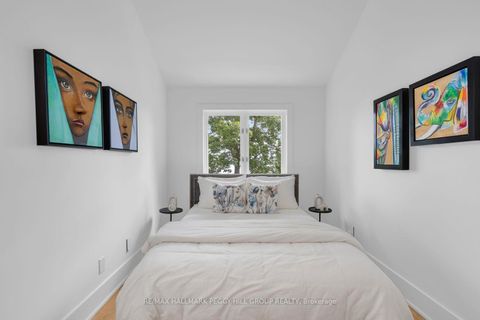 Photo 14 at 11 Crestwood Drive, North Shore, Barrie