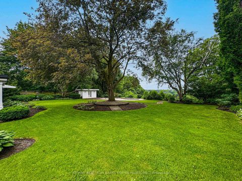 Photo 2 at 35 Bayview Ridge, York Mills, Toronto