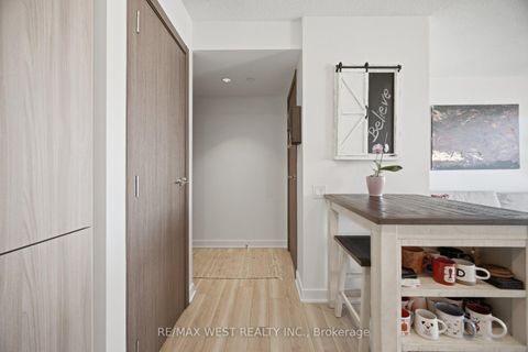Photo 3 at 1602 - 17 Bathurst Street, Waterfront Communities C1, Toronto