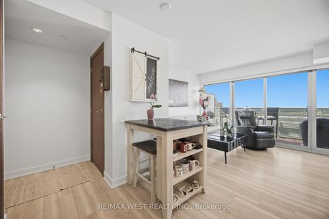 Photo 8 at 1602 - 17 Bathurst Street, Waterfront Communities C1, Toronto
