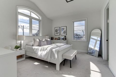 Photo 31 at 105 Morning Sparrow Drive, Kleinburg, Vaughan
