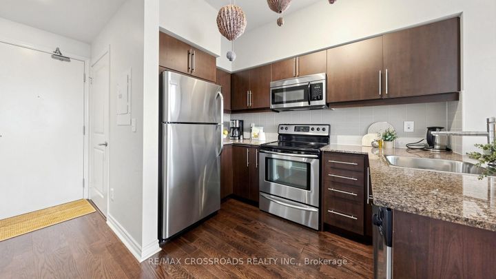Photo 4 at 1401 - 2885 Bayview Avenue, Bayview Village, Toronto