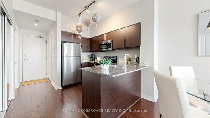 Photo 5 at 1401 - 2885 Bayview Avenue, Bayview Village, Toronto