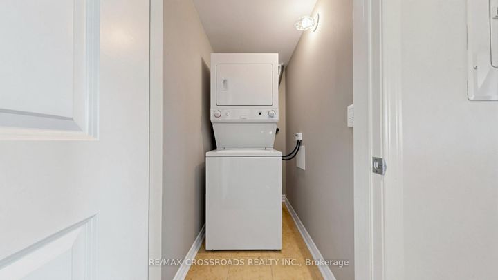 Photo 16 at 1401 - 2885 Bayview Avenue, Bayview Village, Toronto