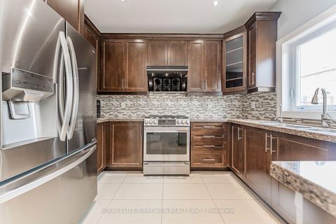 Photo 5 at 176 District Avenue, Patterson, Vaughan
