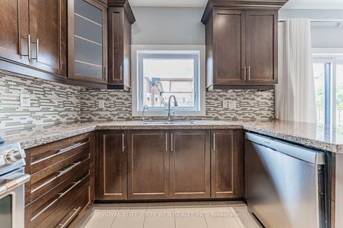 Photo 6 at 176 District Avenue, Patterson, Vaughan