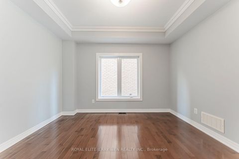 Photo 10 at 176 District Avenue, Patterson, Vaughan