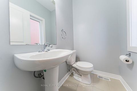 Photo 11 at 176 District Avenue, Patterson, Vaughan