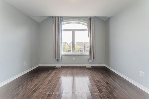 Photo 14 at 176 District Avenue, Patterson, Vaughan