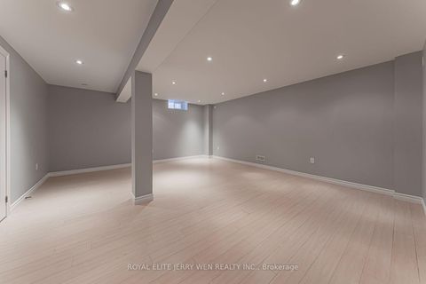Photo 26 at 176 District Avenue, Patterson, Vaughan