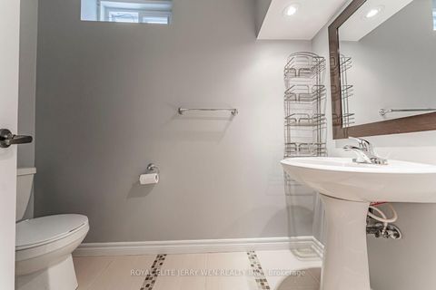 Photo 28 at 176 District Avenue, Patterson, Vaughan