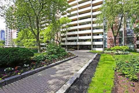 Photo 2 at 609 - 40 Homewood Avenue, South St. James Town, Toronto