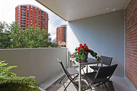 Photo 12 at 609 - 40 Homewood Avenue, South St. James Town, Toronto