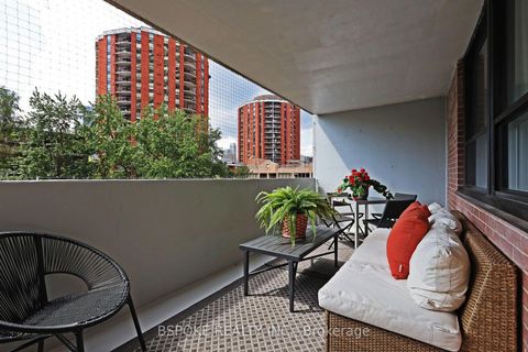 Photo 14 at 609 - 40 Homewood Avenue, South St. James Town, Toronto