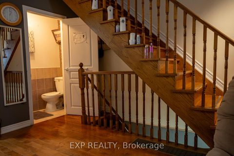 Photo 5 at 971 Lansdowne Avenue, Junction, Toronto