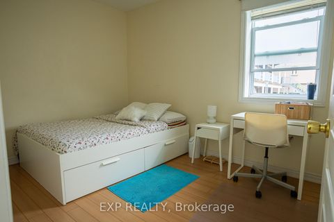 Photo 10 at 971 Lansdowne Avenue, Junction, Toronto