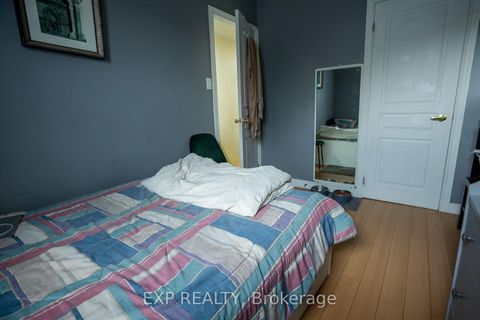 Photo 12 at 971 Lansdowne Avenue, Junction, Toronto