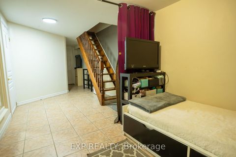 Photo 13 at 971 Lansdowne Avenue, Junction, Toronto