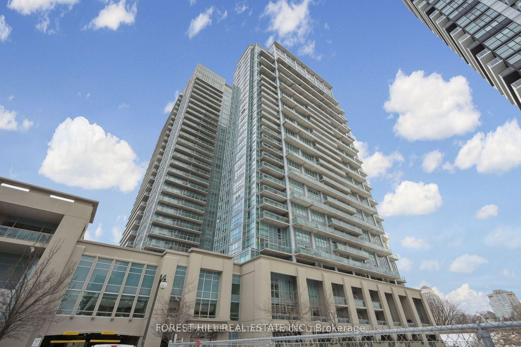 623 - 165 Legion Road N, Mimico, Toronto photo number 2