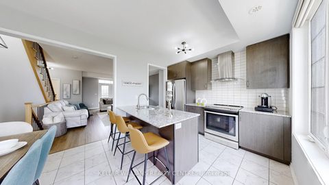 Photo 5 at 189 Harding Park Street, Glenway Estates, Newmarket