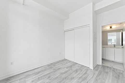 Photo 12 at S3401 - 8 Olympic Garden Drive, Newtonbrook East, Toronto