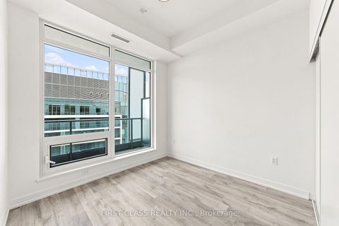 Photo 14 at S3401 - 8 Olympic Garden Drive, Newtonbrook East, Toronto