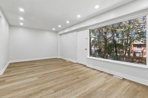 Photo 8 at 29 Cheatham Place, Malvern, Toronto