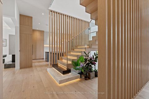 Photo 2 at 27 Berkinshaw Crescent, Don Mills, Toronto
