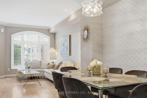Photo 13 at 39 Lobo Mews, City Centre West, Toronto
