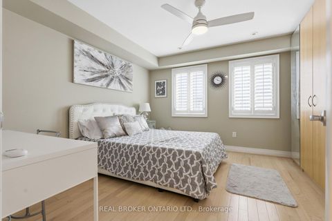 Photo 17 at 39 Lobo Mews, City Centre West, Toronto