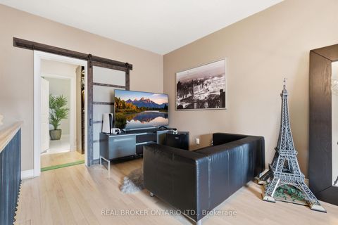 Photo 23 at 39 Lobo Mews, City Centre West, Toronto