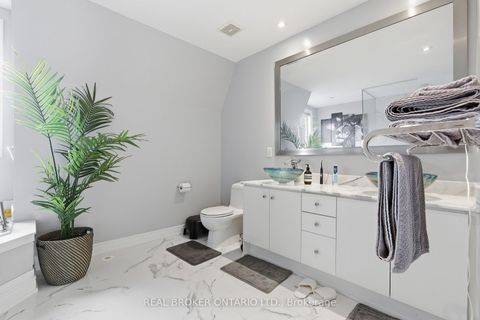 Photo 25 at 39 Lobo Mews, City Centre West, Toronto