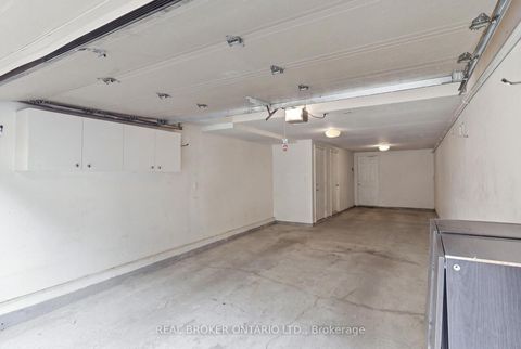 Photo 26 at 39 Lobo Mews, City Centre West, Toronto